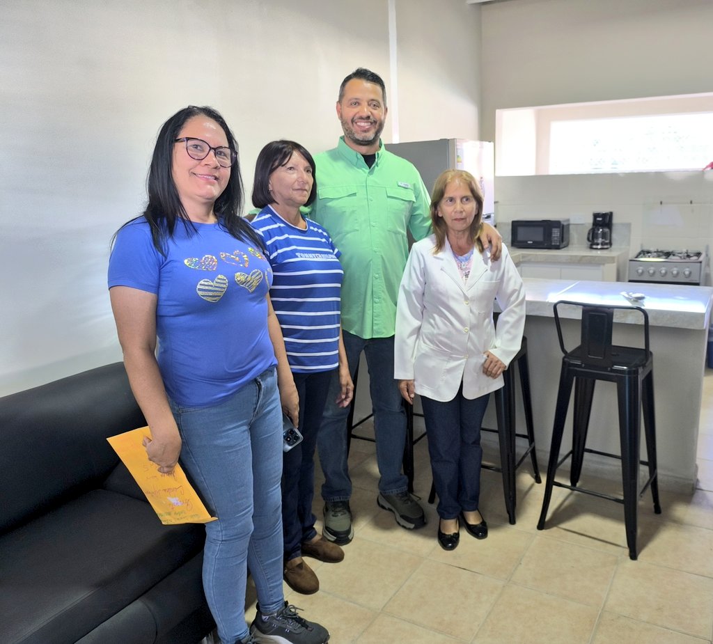#18Oct|🏥👏🏼Rumbo a las 50 obras de salud para el pueblo del mcpio #Iribarren alcalde <a href="/LuisJonasReyes/">Luis Jonás Reyes</a> entrega rehabilitado y dotado Consultorio Popular #SimónBolívar en comunidad Ruezga Sur,bajo las líneas de acción del Pdte <a href="/NicolasMaduro/">Nicolás Maduro</a> y gob <a href="/AdolfoP_Oficial/">Adolfo Pereira Gobernador</a>
#NaGuaraLuisJonas