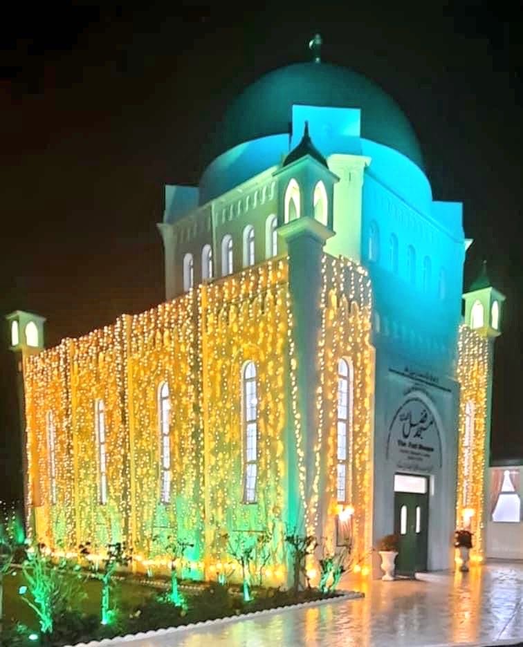 alfazlintl's tweet photo. حضور انور ایدہ اللٰہ تعالیٰ نےفرمایا:

مسجد فضل کی ایک تاریخی حیثیت ہے، اس لحاظ سے کہ یہ جماعت احمدیہ کی پہلی مسجد ہے جو عیسائیت کے گڑھ میں بنائی گئی تھی اور پھر یہاں سے اسلام کی حقیقی تعلیم اور تبلیغ لوگوں میں وسیع پیمانے پر شروع ہوئی...

خلاصہ خطبہ جمعہ فرمودہ ۱۸؍اکتوبر۲۰۲۴ء 👇
https://t.co/ozyfex7Xmi
برائے:🇵🇰
https://t.co/jluK4hHHLf
#Fazlmosque
#londonmosque