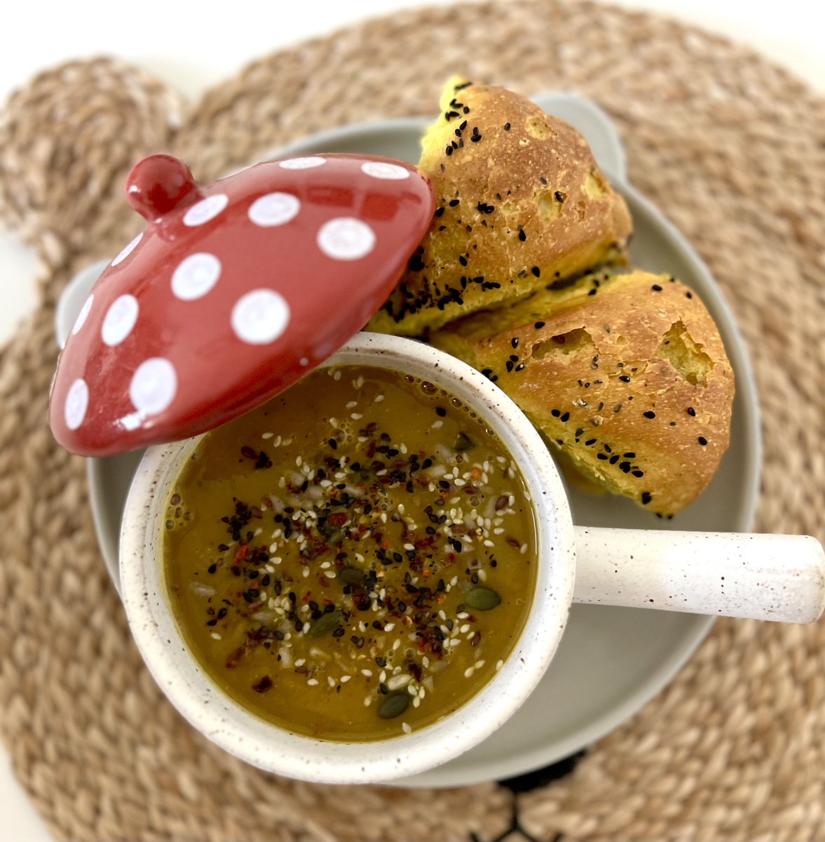casstilda's tweet photo. Got too many pumpkins from pumpkin picking? Try this Curried Pumpkin Soup recipe! https://t.co/PCL5HiFYWB #vegan #glutenfree #soyafree https://t.co/1bW7sLmmOm