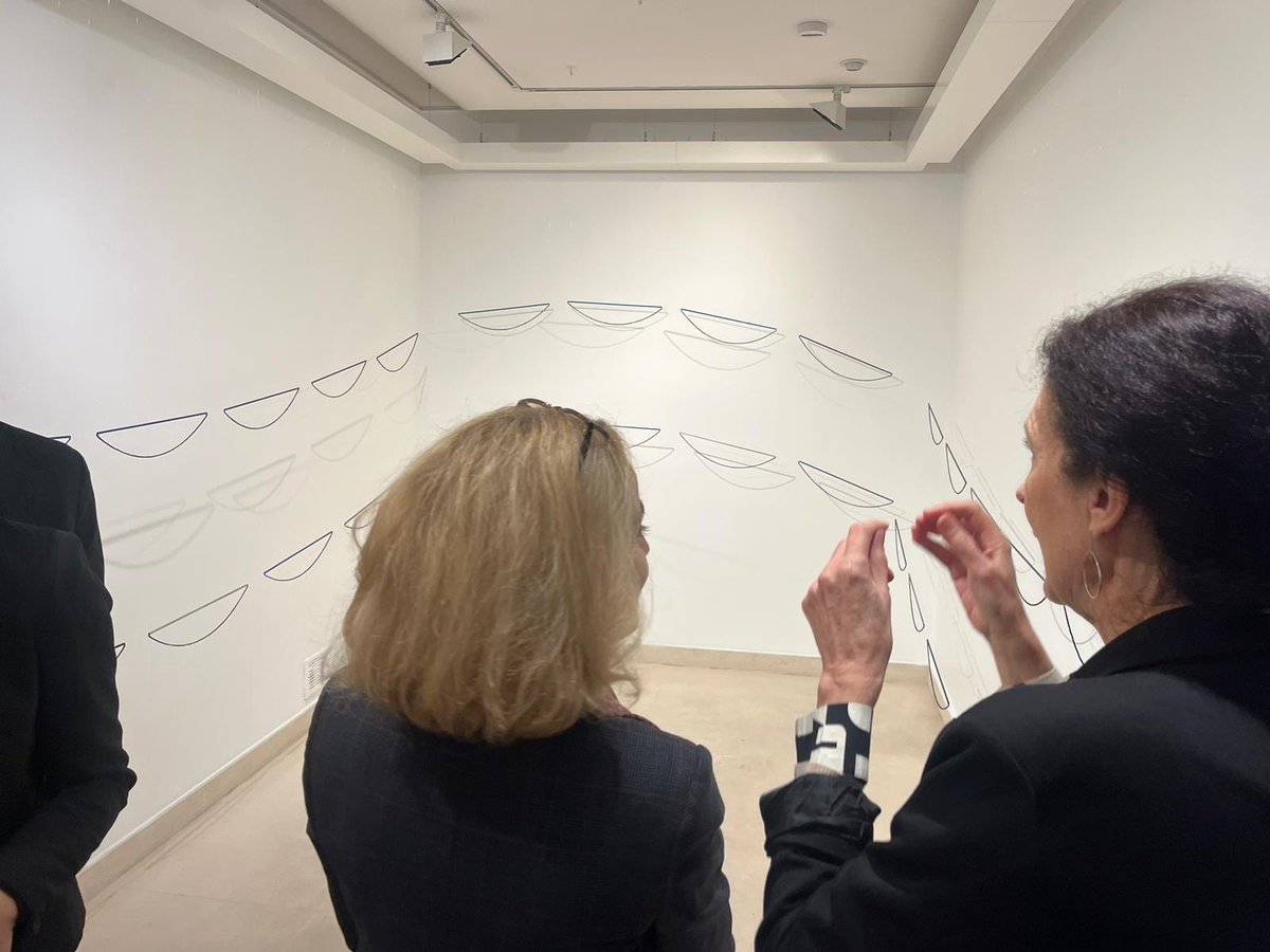 Visite de la magnifique exposition #“Une brève histoire de fils” avec toute l’équipe d’AME à @la Maison de l’Amérique latine” dont on célèbre le 78ème anniversaire aujourd’hui!