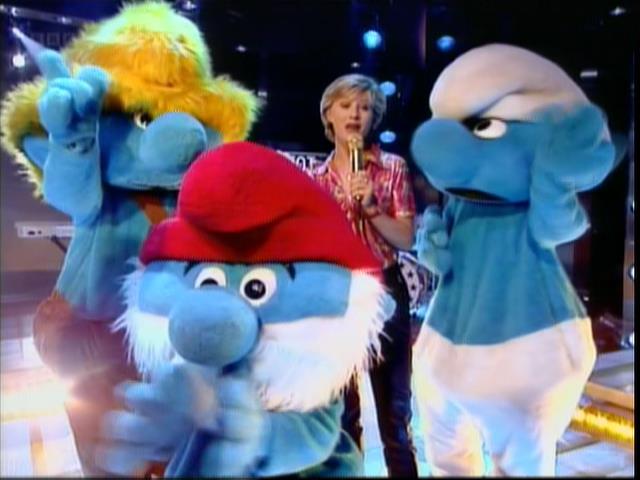 TelevisionVault's tweet photo. I think the curry sauce on my chips is starting to take effect... 🍟😵💫 #TheSmurfs 🇧🇪 #IveGotALittlePuppy 🐶 #TOTP #TOTP1996 #TOTP96 #Pooper #PooperScooper 💩 https://t.co/0hYrlq015k