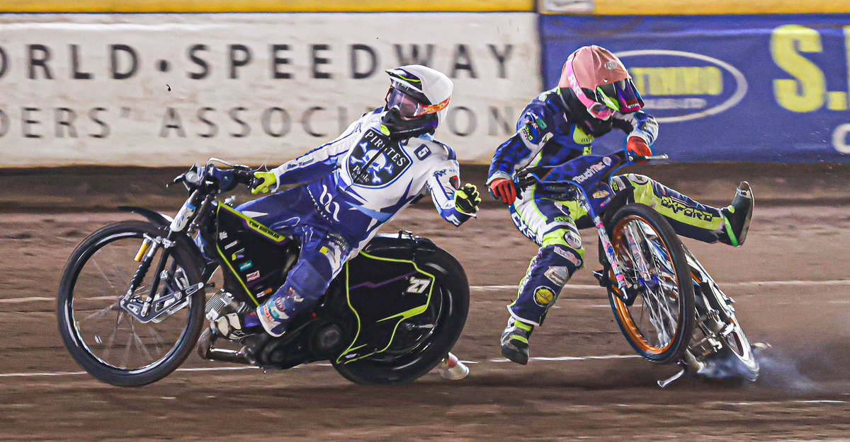 Spotted at Speedway tweet media