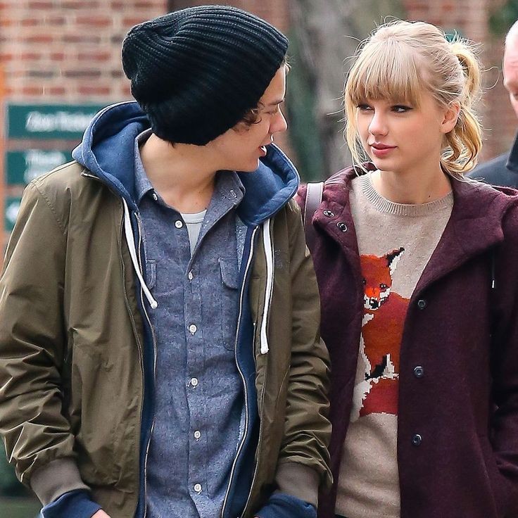 JulioBtd1989's tweet photo. Amo que o povo sempre fica chocado quando descobre que quem deu a Olivia a Taylor foi o Harry https://t.co/TNhEH5taDB