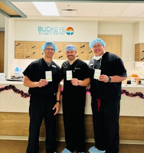 AZLasik's tweet photo. 🎉 We have exciting news! 🎉 Yesterday, Dr. Duncan made history as the first ophthalmologist in Arizona to implant the #BauschandLomb enVista Envy multifocal IOL! 👁️✨

#EyeCareLikeNoOther #enVistaEnvy #Innovation #ClearVision #PhxEyeDocs #Cataract #Lens #EyeCare https://t.co/Q4EKEYdB00