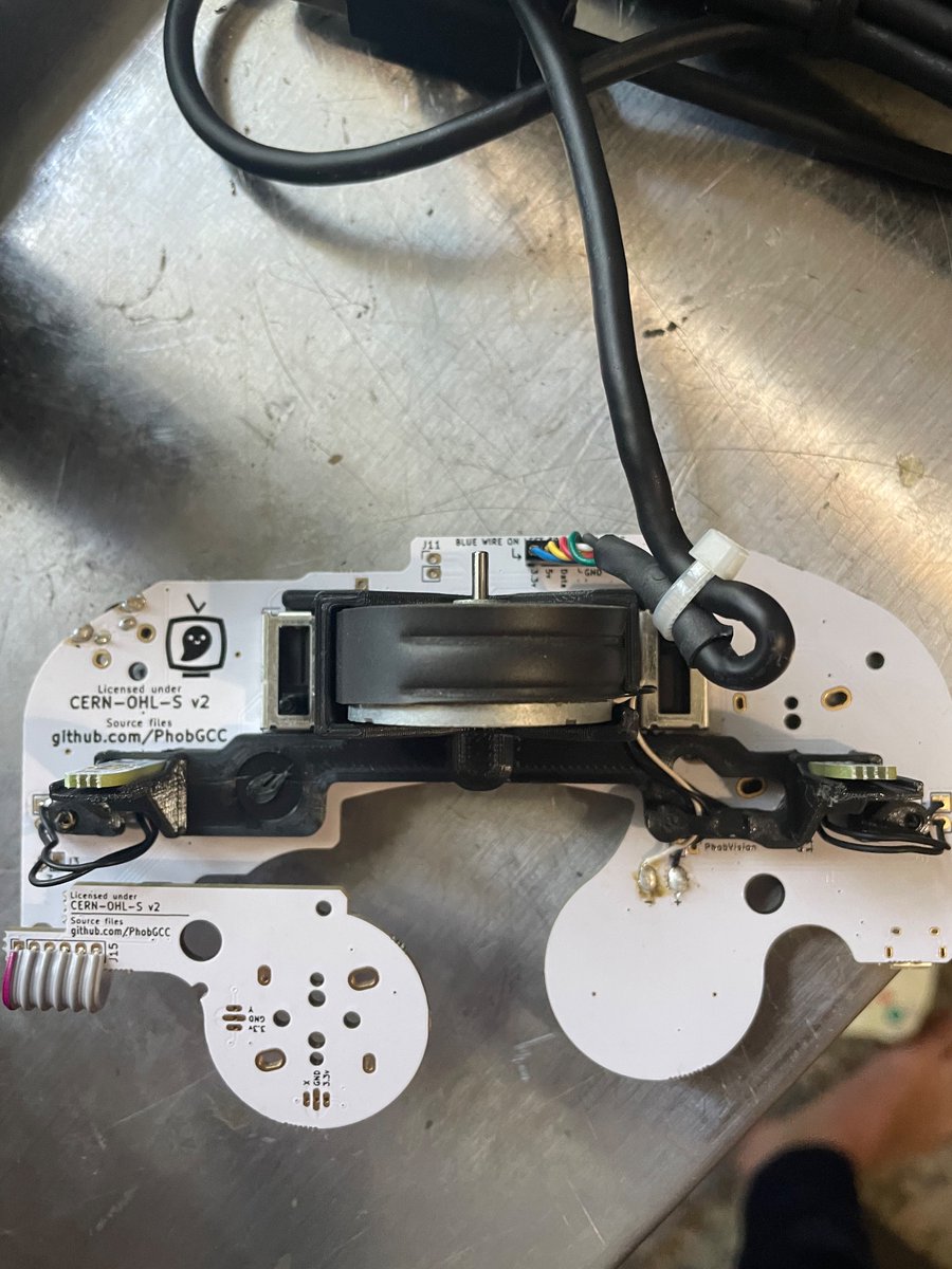 CalamitysCustom's tweet image. DROP IN PHOB DEAL

Quantity - 2
Price - 65 shipped 

Features - Fires rumble brackets

Just missing phob magnet mounts

Dm if interested