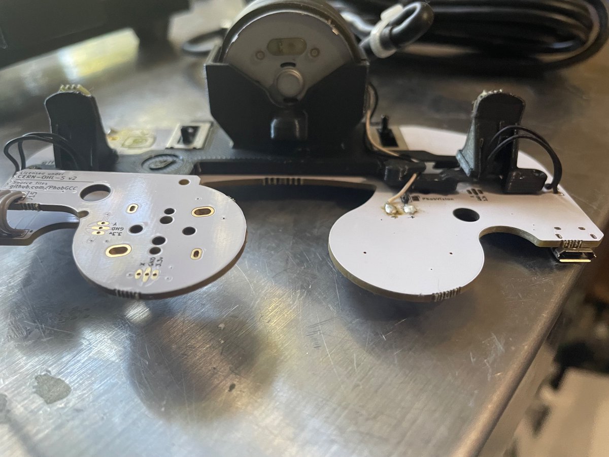 CalamitysCustom's tweet image. DROP IN PHOB DEAL

Quantity - 2
Price - 65 shipped 

Features - Fires rumble brackets

Just missing phob magnet mounts

Dm if interested