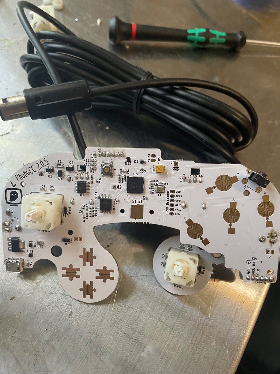 CalamitysCustom's tweet image. DROP IN PHOB DEAL

Quantity - 2
Price - 65 shipped 

Features - Fires rumble brackets

Just missing phob magnet mounts

Dm if interested