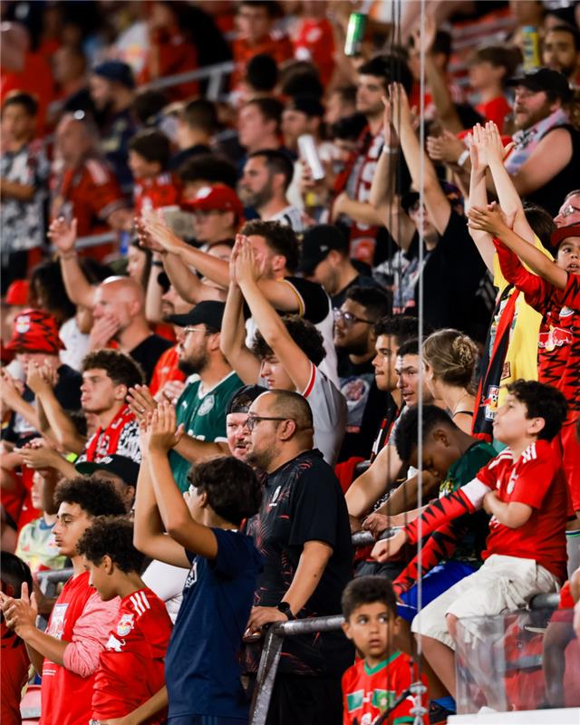 NewYorkRedBulls's tweet image. In honor of Fan Appreciation Night this Saturday, we're giving away exclusive prizes all week.

You have until tomorrow morning to like and repost this for a chance to win 2 TICKETS + 2 scarves to tomorrow's match vs. Columbus Crew 🎟️