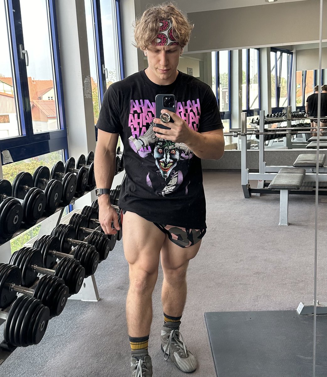 The_Ace_Austin's tweet image. Everybody was staring at me while I did legs today at a local gym in Germany. 

I wonder why. 🤔

#LegDay #Legend
@WeAreUnlimitedW 
@GetStrongInRing 
@rayconglobal 
@HotTopic