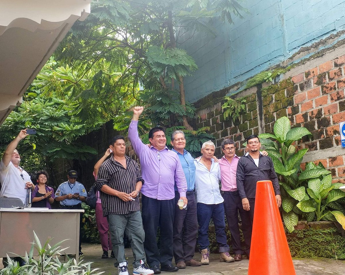 La comunidad Santa Marta nunca se desmontó en esta lucha por la libertad de los compañeros. 
#Justicia #Santamarta