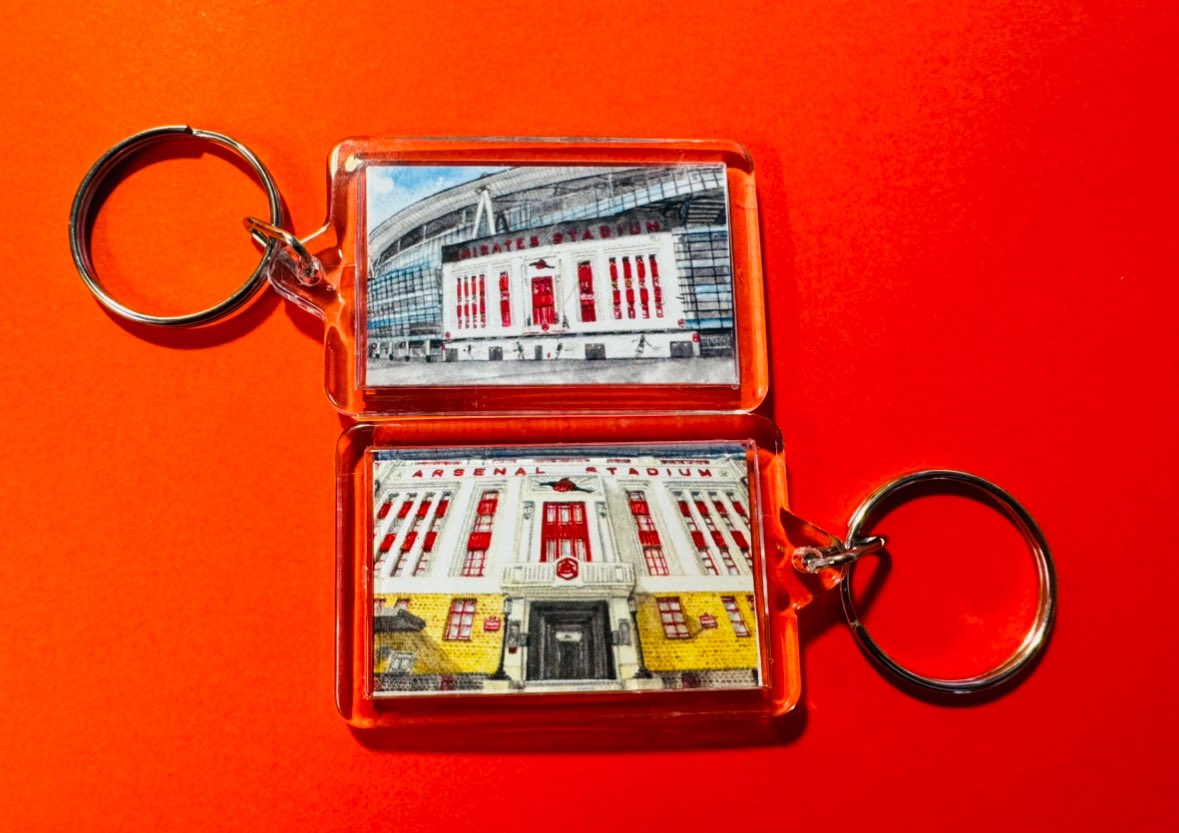 ruthbeckart's tweet photo. 🚨 #GiveawayAlert  🚨

When we beat Bournemouth a lucky person will win my @Arsenal stadium Keyring and one of my North London Forever Bookmarks

Just Follow me, like and RePost this post to enter and I’ll make the draw after the game 
GOOD LUCK 

#BOUARS #Giveaway #arsenal https://t.co/pw2uUzRFG6