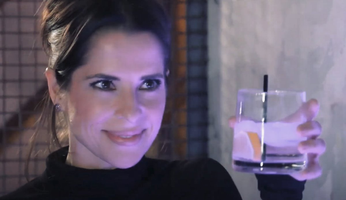 Today we celebrate 3,000 episodes of Sam McCall!! How awesome is that?! We love Sam and we love Kelly! She needs to be on #GH, she is an important part of the canvas and we want her there! 

#Sam3000 #BringBackKelly #IStandWithKelly 🩷🥂