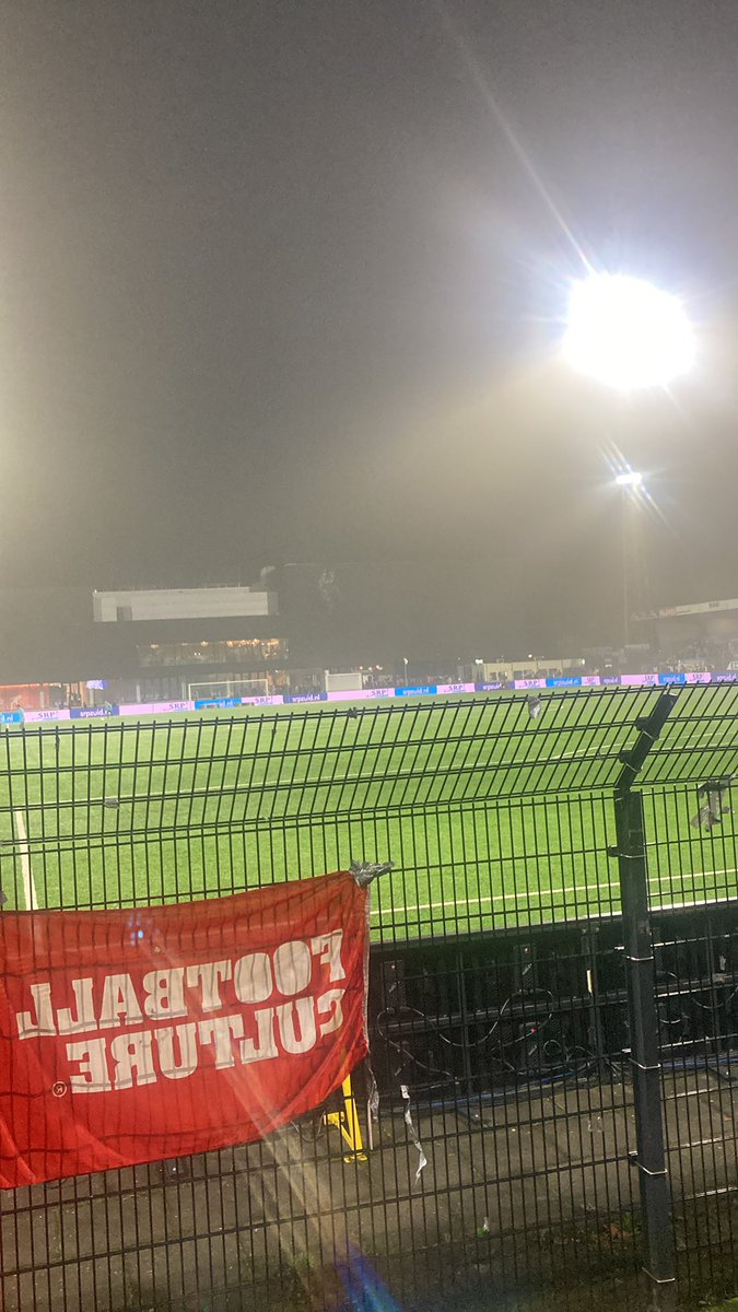 Aan die ~500 supporters die naar Cambuur waren. We spelen vanavond uit bij Eindhoven !