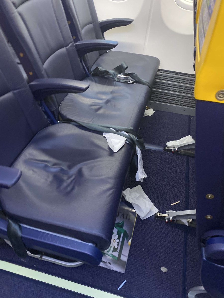 Pammy_StN's tweet photo. What is @Ryanairs usual standard? This is how we found our seats when boarding our flight to Edinburgh, the aircraft was so filthy! Yes, that's used tissues!! https://t.co/RHwvXlhqTi