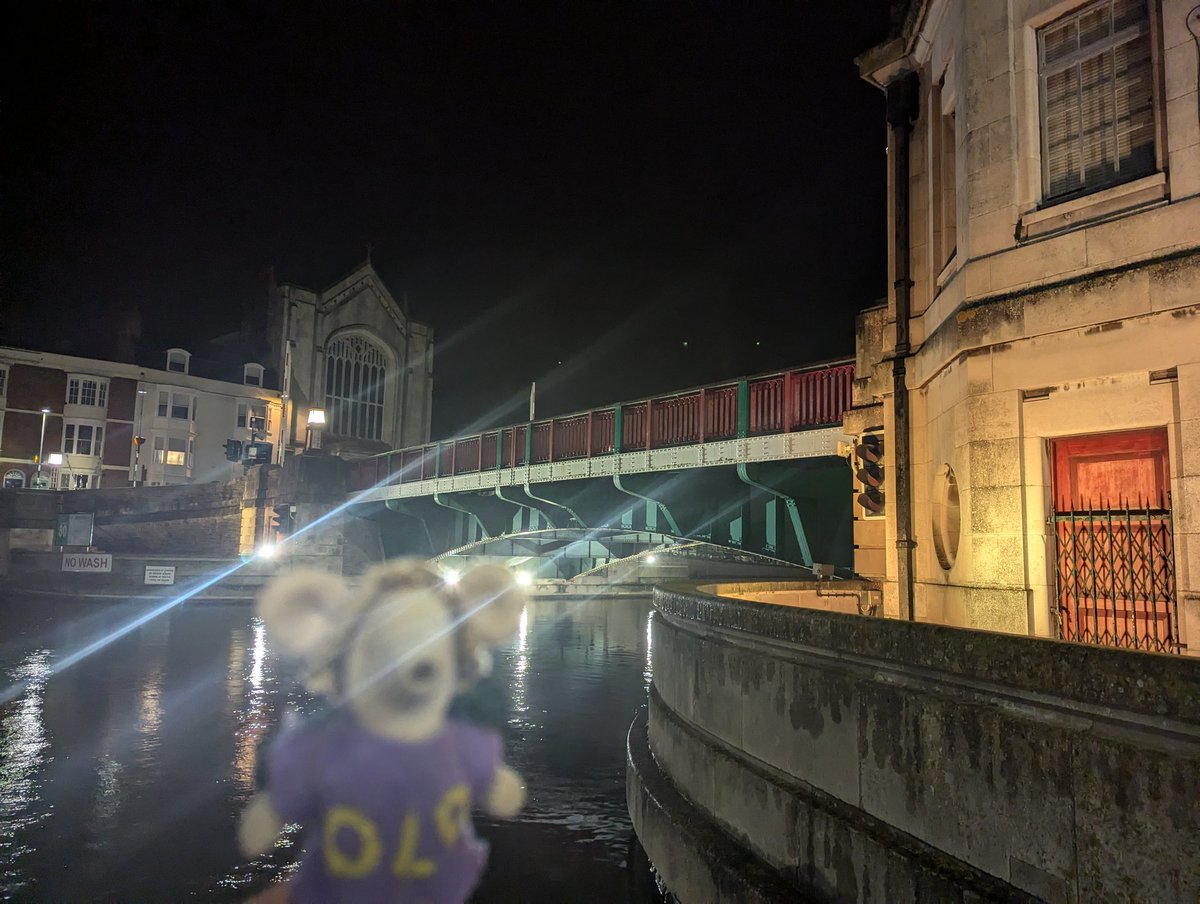 TheDLDMouse's tweet image. Next stop Weymouth harbour. Flashing between purple and yellow 💜💛 #dldday