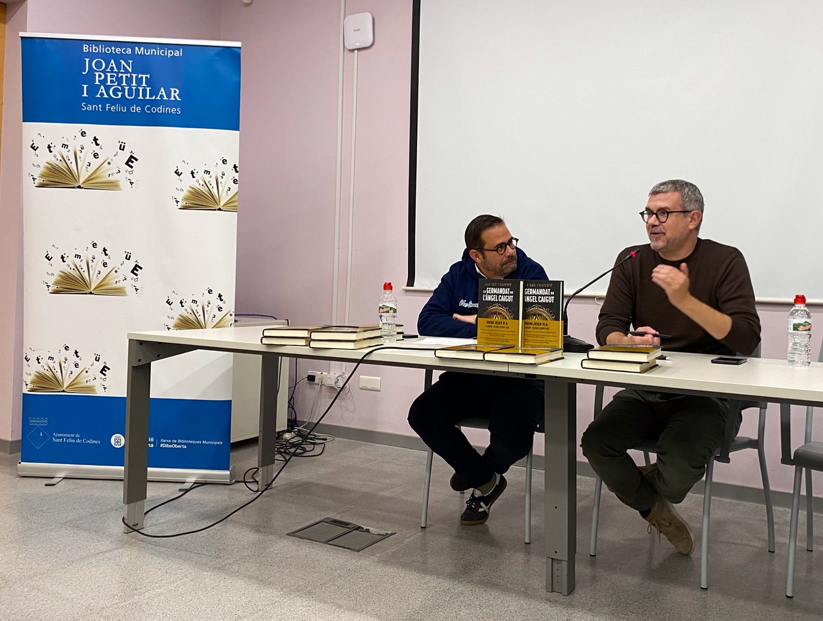 Ha estat un plaer rebre a Codines el premi Josep Pla de narrativa 2024 📖

<a href="/jaumeclotet/">Jaume Clotet</a> gràcies per la presentació i per ser un ferm defensor d’escriure sempre sobre casa nostra! Ens retrobem aviat!

“La germandat de l’àngel caigut”, llegiu-lo!

<a href="/AjSFCodines/">Aj.StFeliuCodines</a>