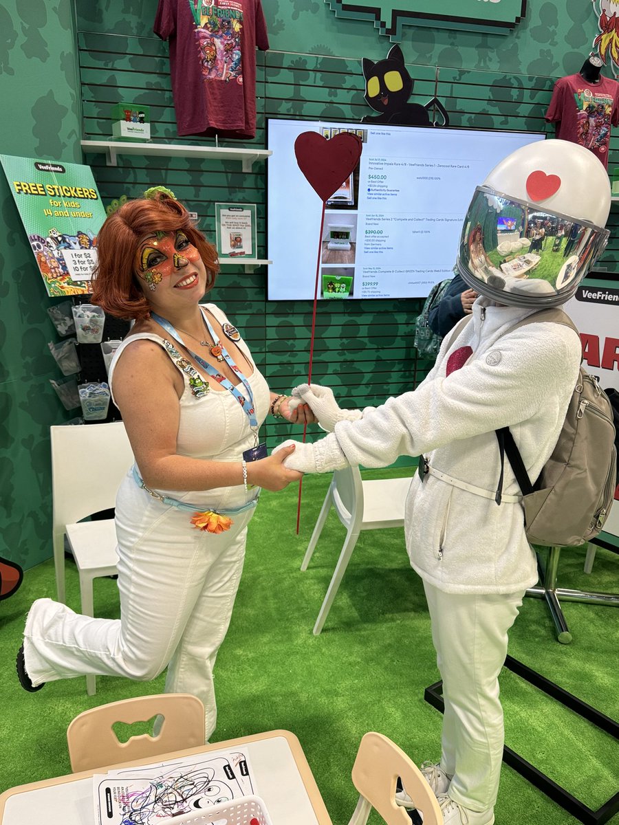 SifreMichelle's tweet image. 🌸💖Had to do it!!!!!!!! 😉🎃😃
@veefriends  Jolly Jack-os!!!😁
Having fun here @NY_Comic_Con 

#veefam 🫶🏼