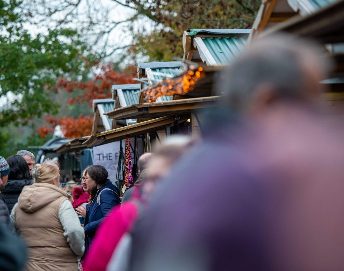 ThornbeckManor's tweet photo. Indulge in the magical Holker Hall Winter Market from 1-3 Nov. Dive into live music, crafts, and gourmet experiences. A perfect day just a short drive from Thornbeck Manor. Don't miss out! 🌲🍂 #HolkerHall #LakeDistrictAdventure
https://t.co/iiemGe2Hxq https://t.co/03ztumuaNs