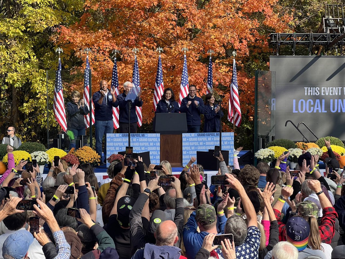 At Harris rally in Grand Rapids, Michigan Governor Gretchen Whitmer arrives with surprise guests: Governors Healey, Moore, Evers, Shapiro and Hochul.