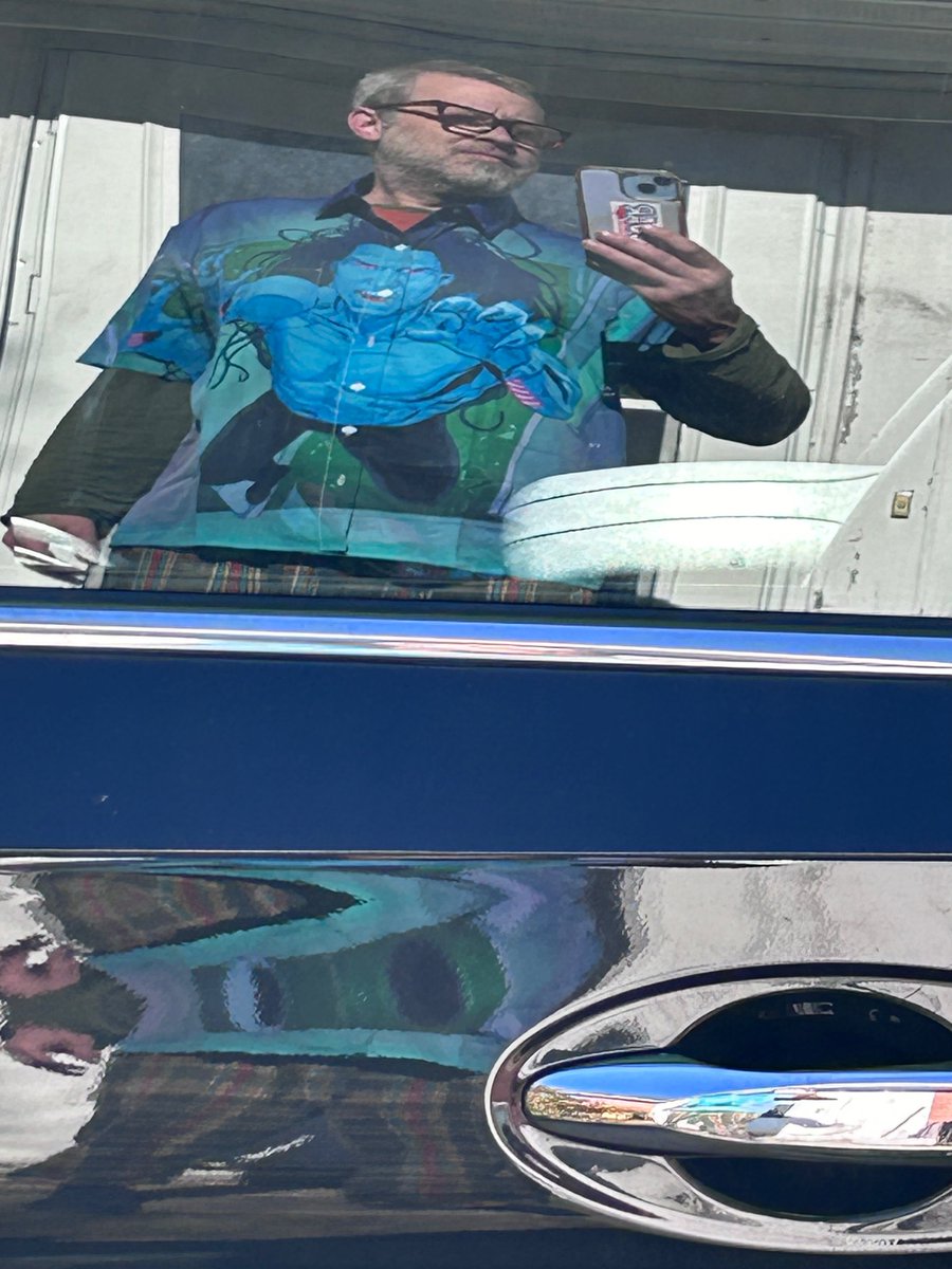 BlueShackComics's tweet photo. Crazy New Shirt

#BlueShack https://t.co/gJBAqLMJEl