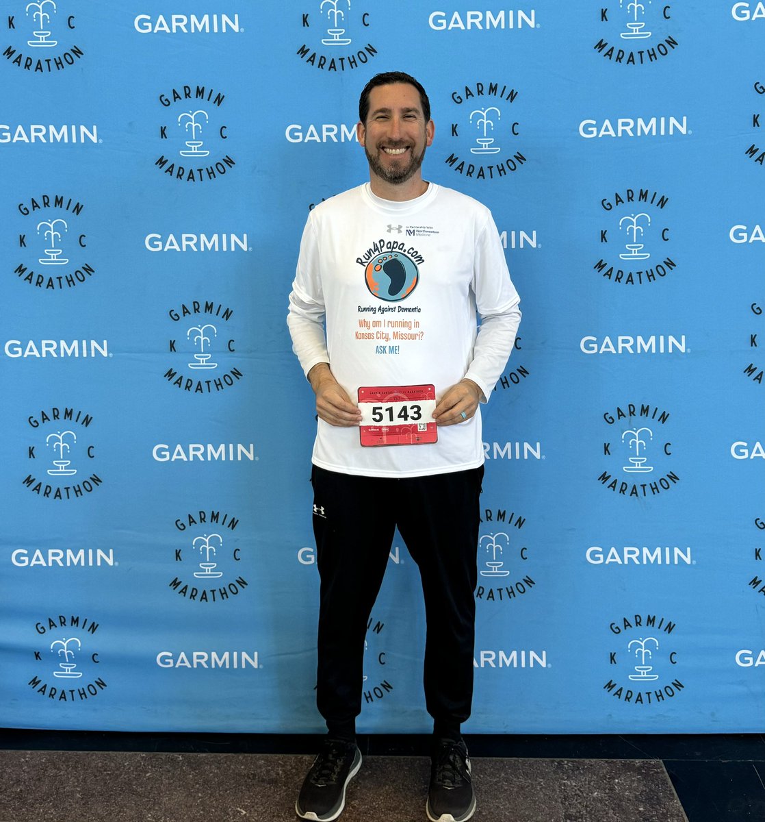 run4papa's tweet image. 5143…love me those odd bib numbers at the @KCMarathon !

#RunningAgainstDementia #50halfmarathons50states #state37

@NUMesulamCenter @NorthwesternMed  #dementia #ENDALZ #BeTheDifference