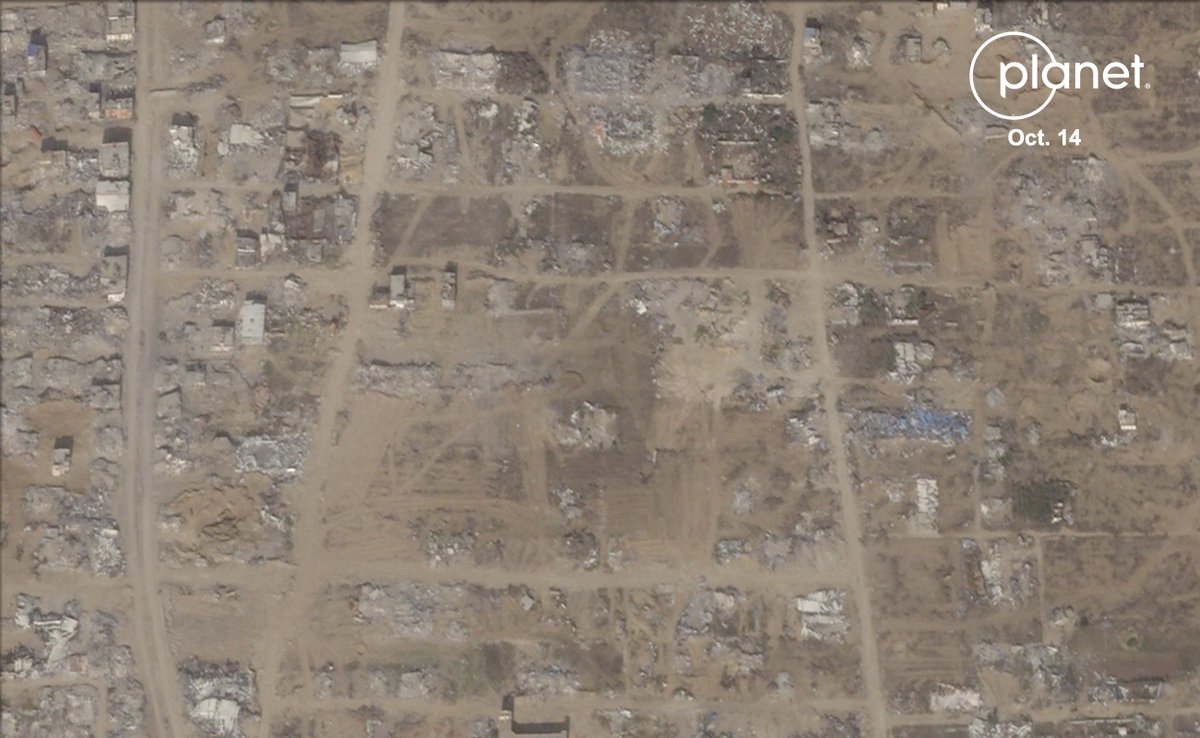 AricToler's tweet image. The destruction over the last couple of months south of Gaza City has been accelerating quickly. Vegetation is being wiped out, along with swathes of homes and structures. Randomly picked a spot near Salah al-Din  here to show the trend:
Via Planet. Sept vs. Oct + pre-war