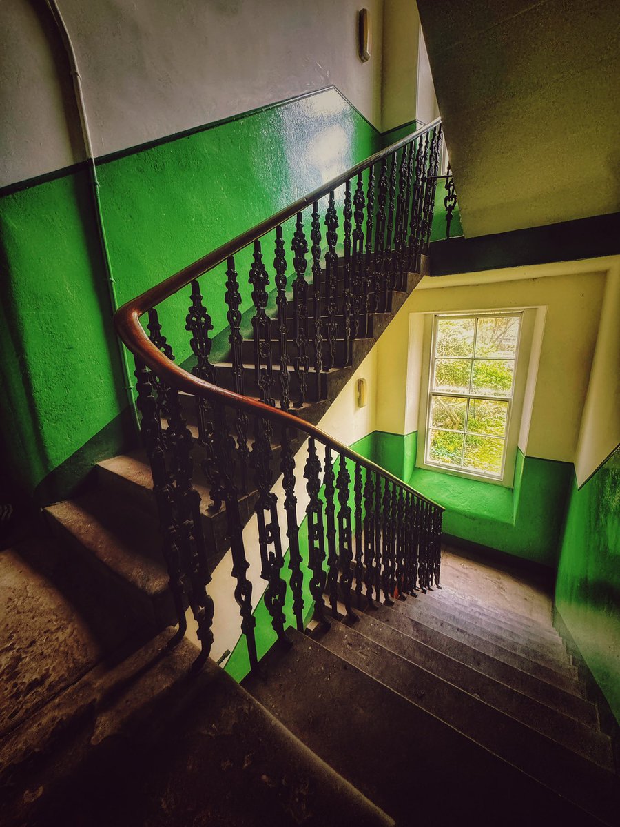 Emerald city #edinburgh #stairwells #metalwork