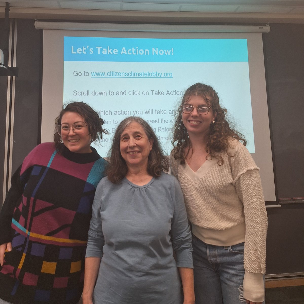 isakoditomassi's tweet photo. Excellent @cornellASAP event last week with Nancy Jacobson from @citizensclimate NY Southern Tier and Finger Lakes Chapter, explaining their ongoing bipartisan climate advocacy work, and ways for members and others from the @CornellGrad community to get involved! https://t.co/TDJn5KPleC