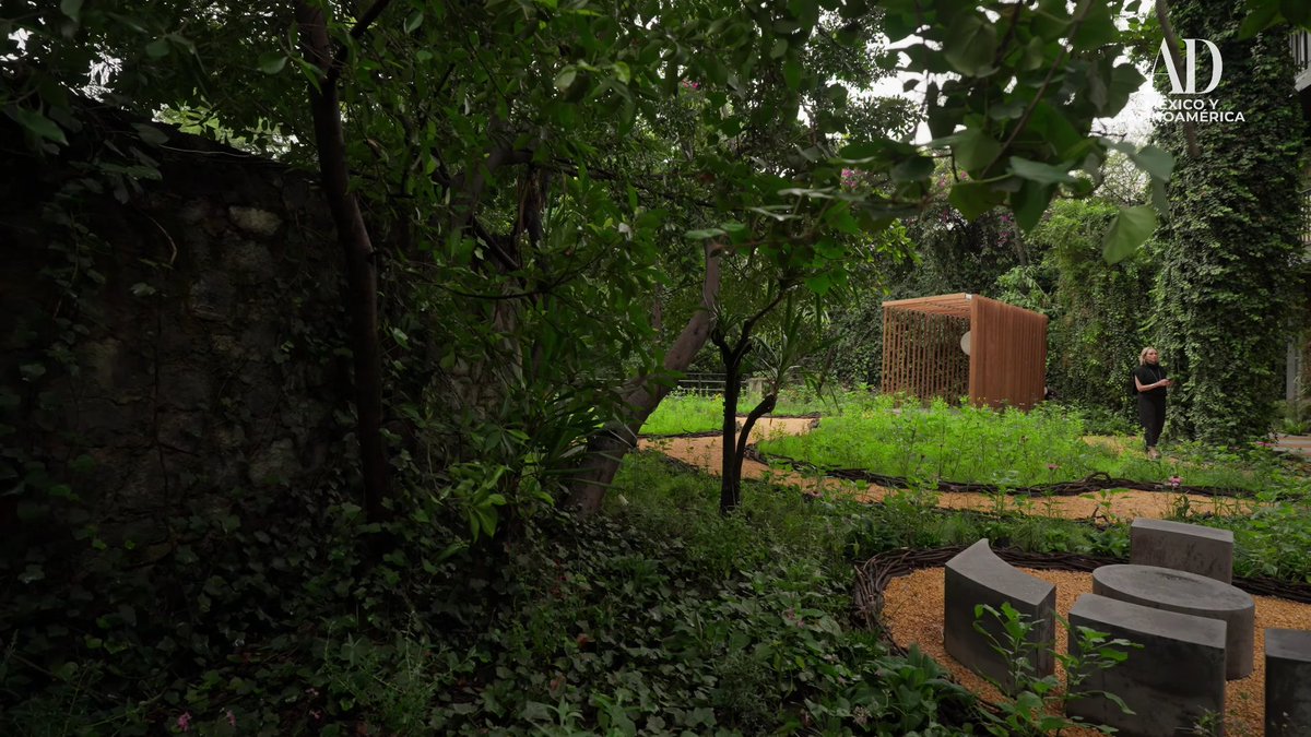 IslaUrbana's tweet photo. ¡Visiten la #DesignHouse en @designweekmex! Este año el tema es La casa del futuro, concepto que une diseño y sostenibilidad🌱🏠. Entre muchas cosas, un jardín que retiene agua para su aprovechamiento💧, y un sistema de captación pluvial🌧️
https://t.co/YBl5BaXOSI
#CaptaLaLluvia https://t.co/wb949rnSfQ