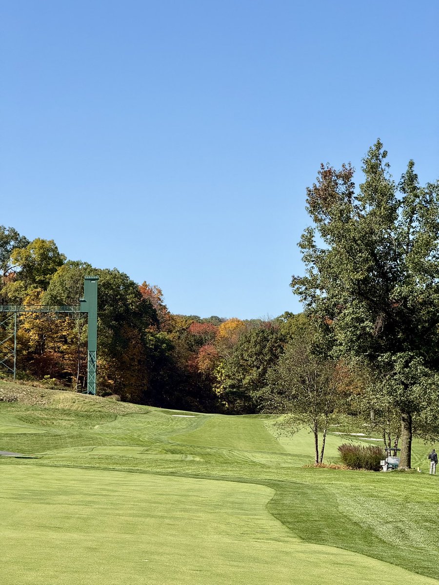 What an experience playing at the Pittsburgh Field Club today. Simply one of the very best. 🏌️‍♂️
