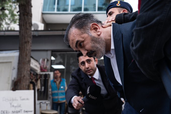 Giray Altınok:

Kıvırmadan söylemek gerek.
8 bin tl için insanların bebeklerini öldüren insanların yaşatılmasını istemiyorum. Yasal ya da yasadışı farketmez benim için.