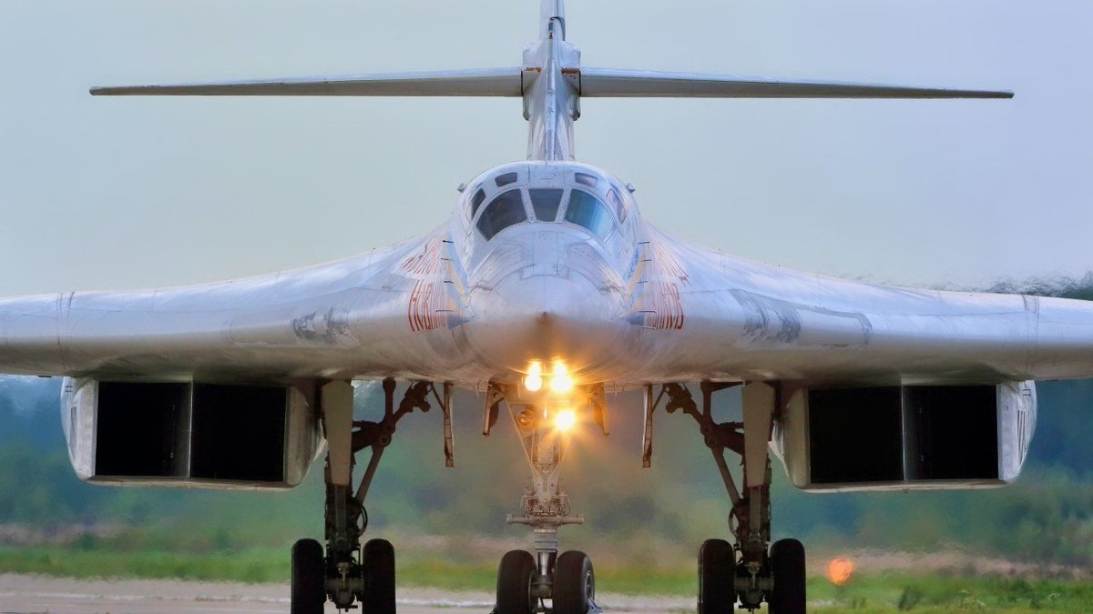 DEFCONWSALERTS's tweet photo. Is Putin Bluffing? Russia Keeps Making Nuclear War Threat over Ukraine - https://t.co/lBcyThfHkK https://t.co/KTB345FTnk