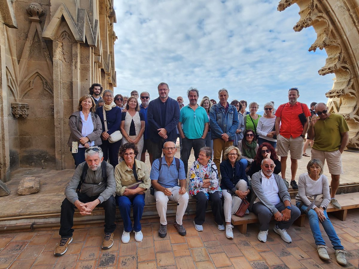 Mallorcat's tweet image. Avui la delegació de #Palma de l'@obraculturalbalear ha repetit la visita a la Seu i el terrat amb les persones que divendres 11 d'octubre quedaren en llista d'espera. #PerPalmaCadaMes. Les fotos són de Francisca Niell Llabrés .
