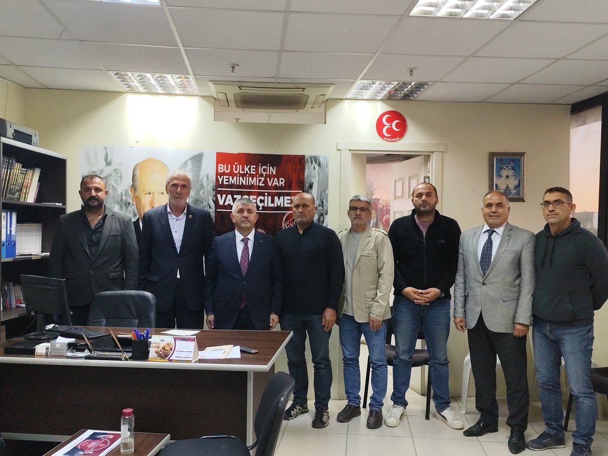 İl Başkanımız Veysel Şahin ve İl Yöneticilerimiz ilçe binamızı ziyaret ederek çayımızı içtiler. 
Ziyaretleri için kendilerine teşekkür ediyoruz.