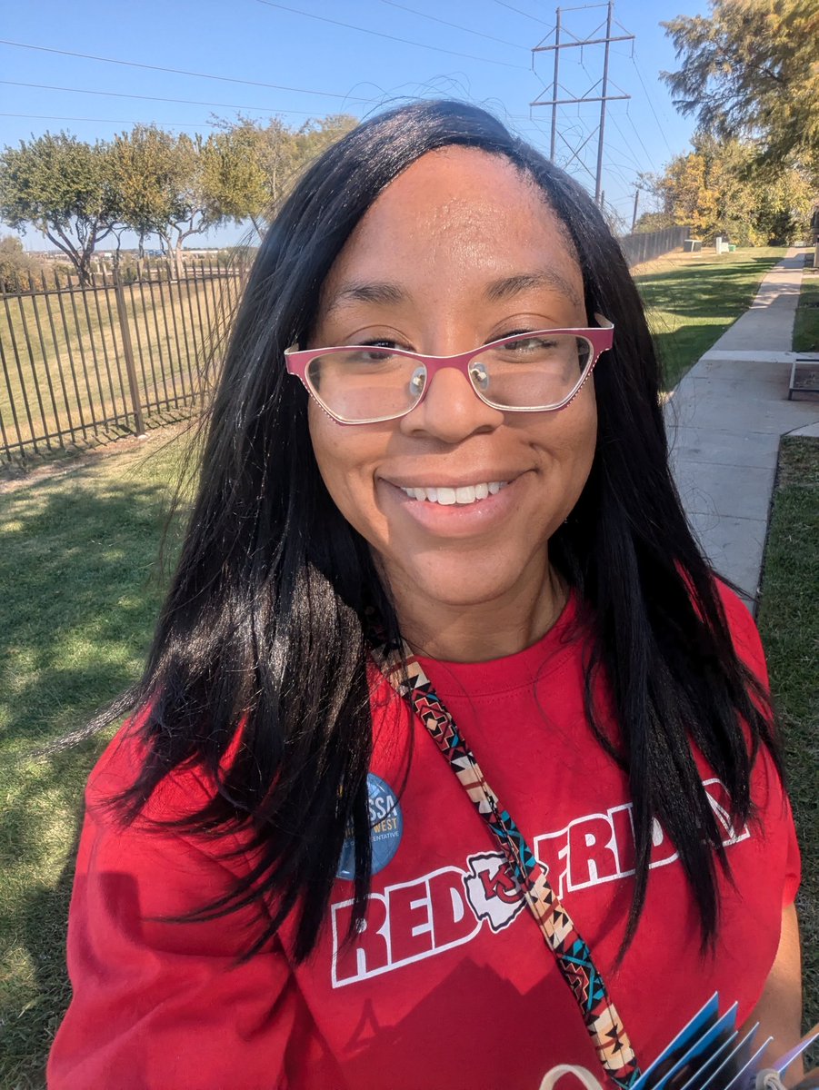 I've walked more than 48,000 steps so far this week talking to voters in District 39! My legs are on fire, but these conversations are 🔥 too. Stretching mandatory tonight, but I'm putting in the work to earn your vote and a seat in the #ksleg. Let's keep it going! #VoteVanessa