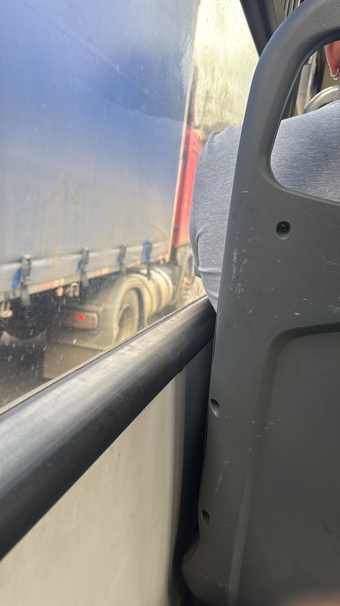 isaaac_sp's tweet photo. To no ônibus, e não fui comprar 👍 https://t.co/o0ec00dUFR