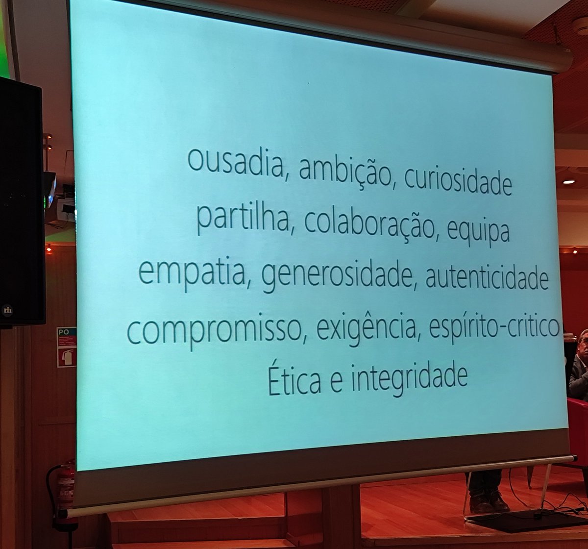 KatKatrinaNeves's tweet photo. A par do "Não façam planos e sigam o vosso instinto", Gonçalo Quadros (#criticalsoftware), deixou estes conselhos (para serem usados quer a nível profissional, quer a nível pessoal⬇️) https://t.co/GGVv5YikQE