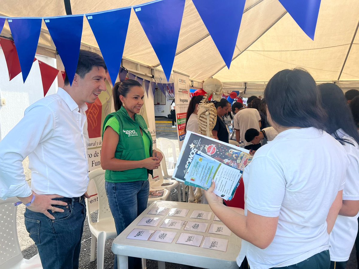 EPAESP's tweet photo. 💧A través de la Oficina de Gestión Social y el Programa de Uso Eficiente y Ahorro del Agua, participamos en la Tercera Feria de Servicios Educativos, promoviendo el manejo adecuado de residuos y la cultura ciudadana responsable mediante talleres y actividades interactivas.✅ https://t.co/pSzRVqie09
