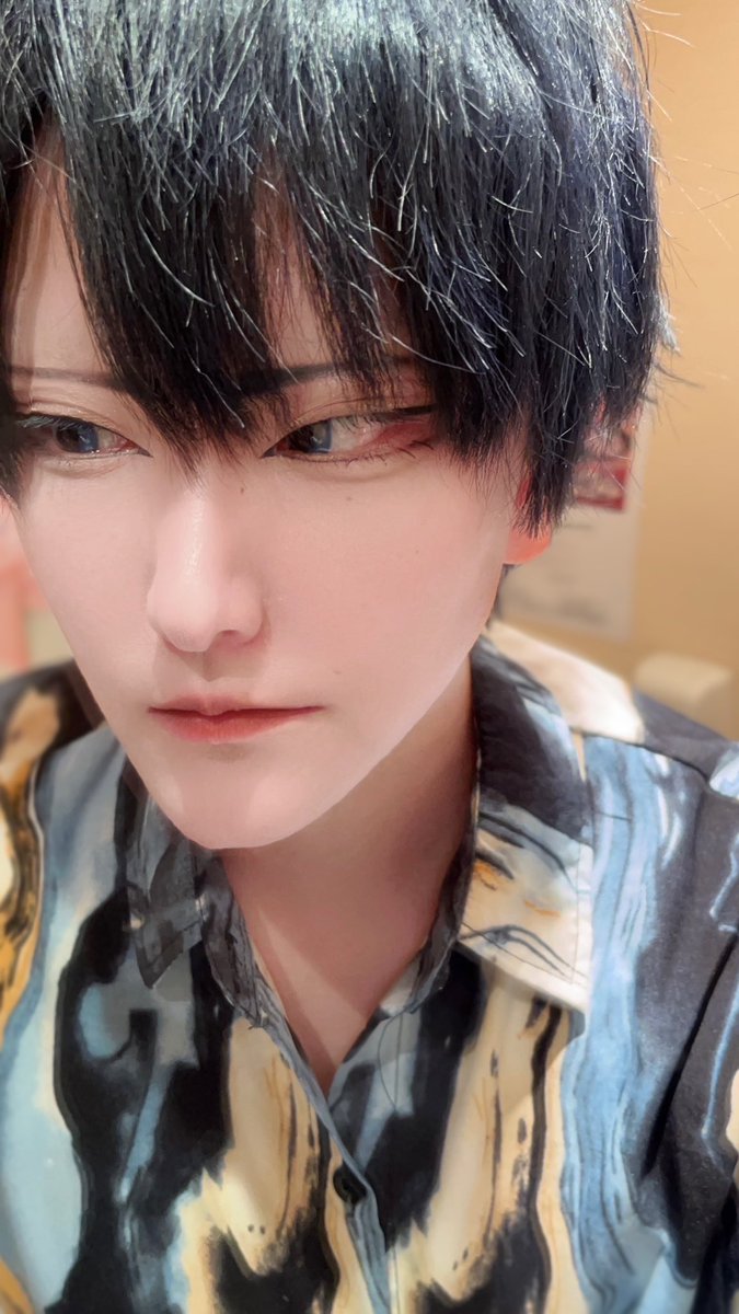 F_Colors6's tweet photo. 【七村】髪色ネイビーに戻ったよ。
前のグリーン系とどっちの方が好き��
#えふろく #月曜つらーぴん #七村かんみ https://t.co/Hty4TCZCeM