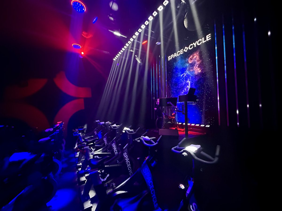 ERDocBrown's tweet image. That time I took spin class called "Space Cycle" in Paris...

Strobe lights, fog machines, EDM... and all in French. 

**Gauche gauche gauche droit gauche**

**Allons-y! Allows-y!**

#Spinclass