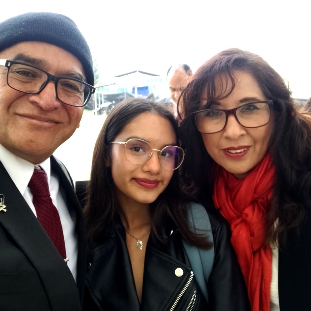 Ceremonia de Entrega de Certificaciones de Cambridge.
También se entregaron reconocimientos a quienes participaron en la Celebración del Día Internacional de la Cultura Científica en la FES Iztacala y a quienes ganaron certificaciones para ExpoCiencias Nacional y FENECIT 2025.