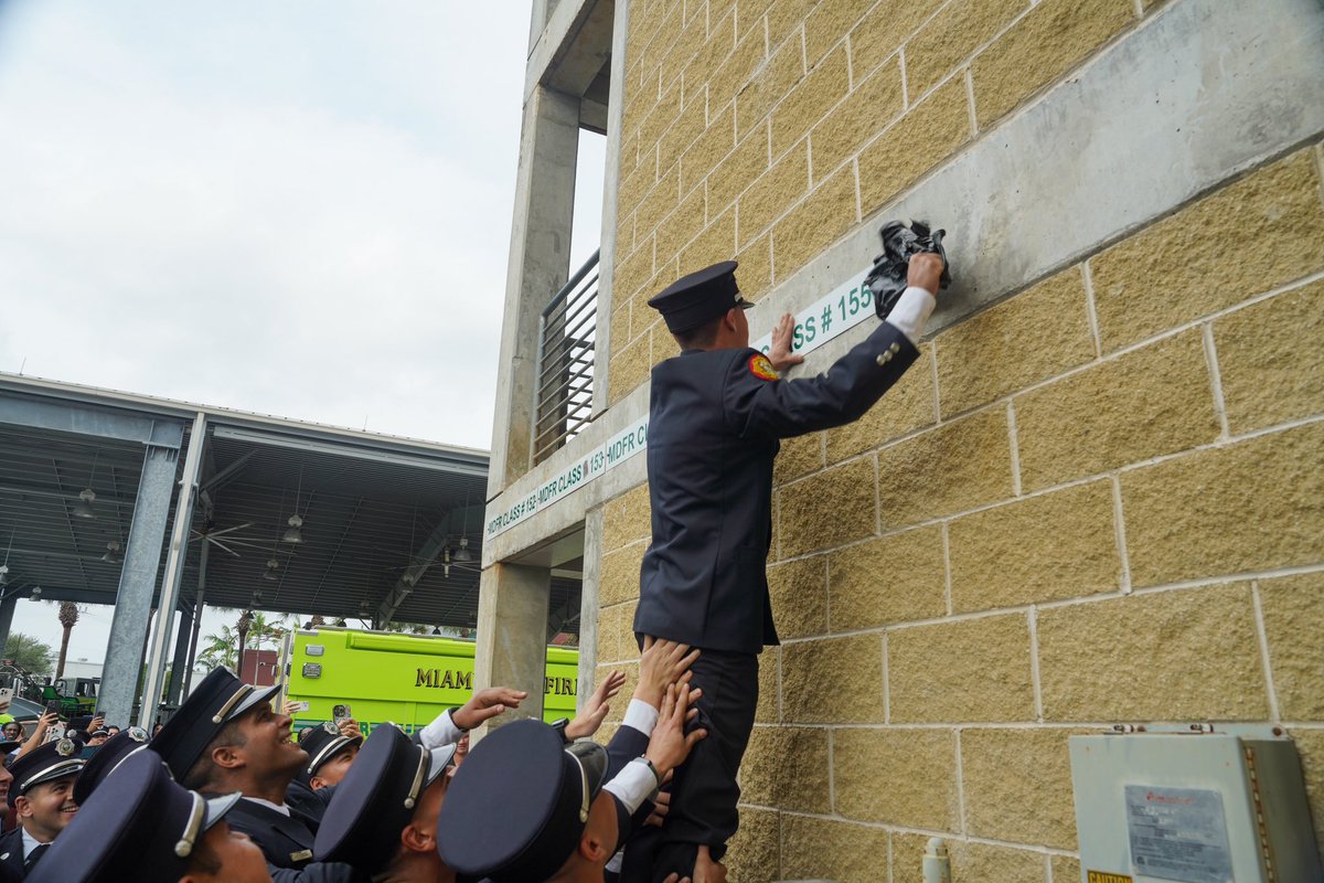 MiamiDadeFire's tweet photo. Yesterday, the 33 recruits of #MDFRClass155 officially graduated and became probationary firefighters. Here are some ceremony highlights! https://t.co/pDF0dUToiS