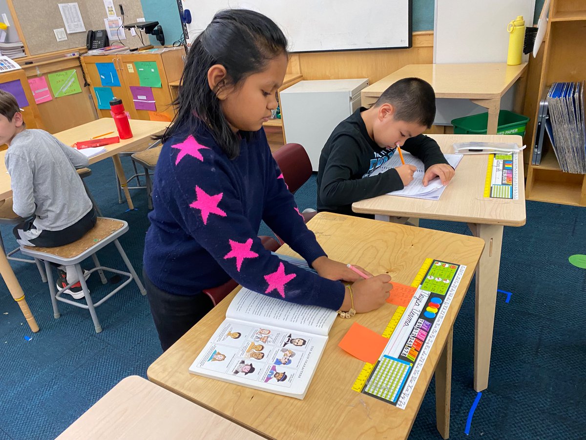 CaedmonFourth's tweet photo. Looking for examples of how  professional authors keep the story moving #TheCaedmonStory #CaedmonReading #CaedmonGrade4 #mentortexts https://t.co/CsUJ3aNxHL