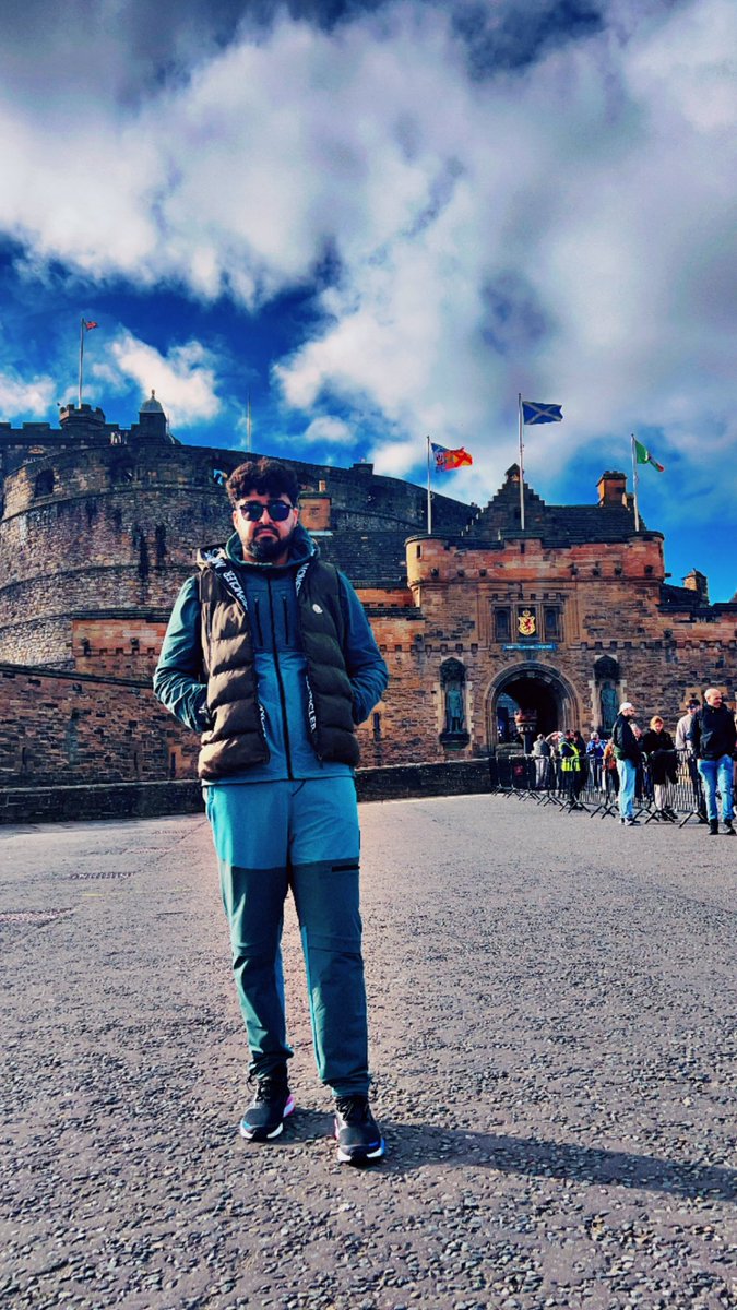 rawazaziz5's tweet photo. Edinburgh castle https://t.co/FnUpIzXOhF