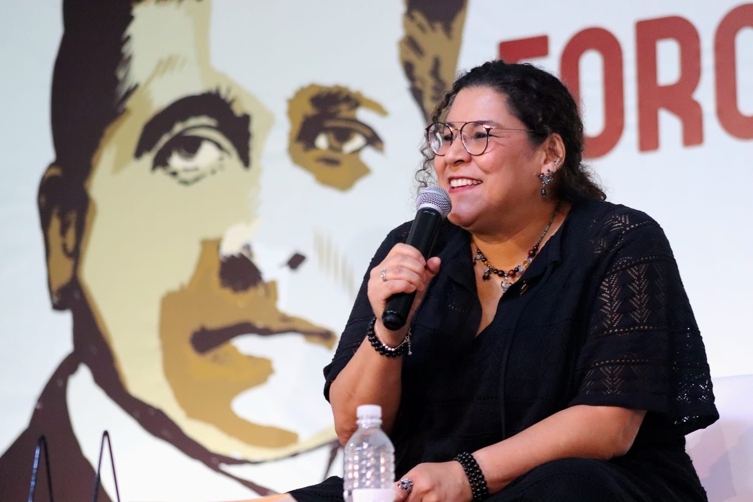 El Financiero on X: "Al participar en la charla “Reforma al Poder Judicial” de la Feria del Libro del Zócalo #CDMX, Lenia Batres, “la ministra del pueblo”, habló sobre el caso Genaro