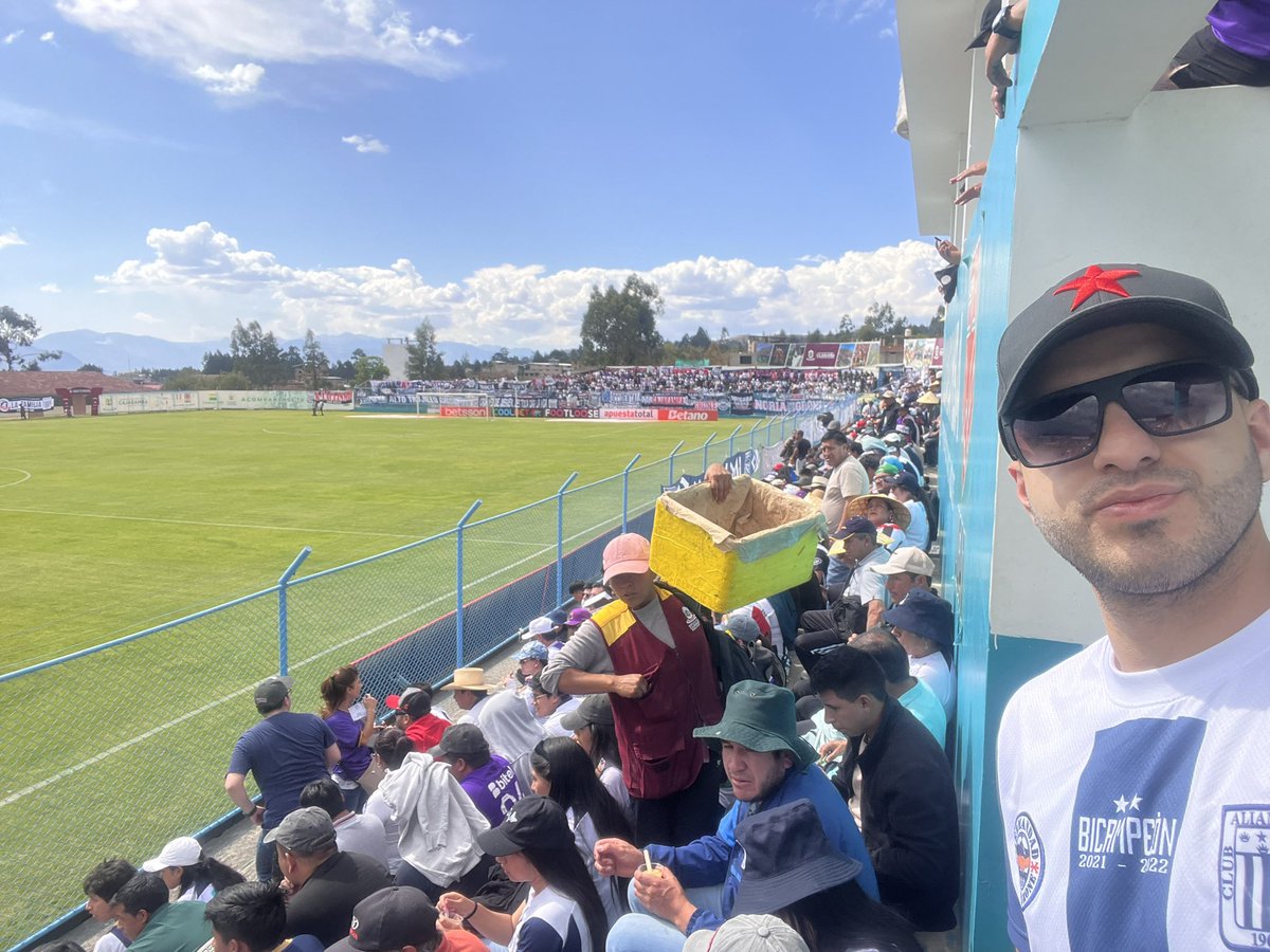 Llegamos💜
📍Estadio German Contreras