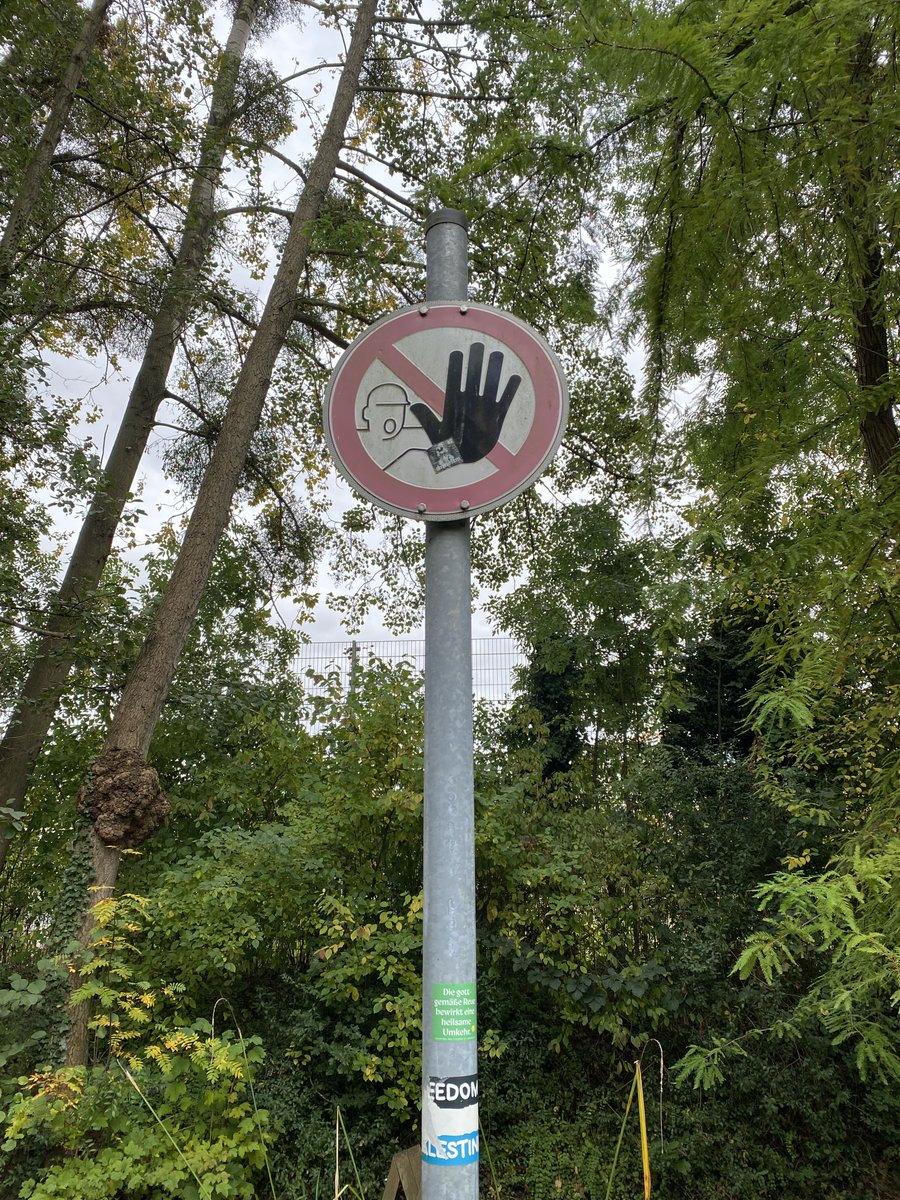 ComezCaglar's tweet photo. A new story begins for me in Bonn. In WiSe 2024/25 I teach "Philosophy of Punishment" at Uni Bonn.

Bonn'da benim için yeni bir dönem başladı. 2024/25 kış döneminde Bonn Üniversitesi'nde "Ceza Felsefesi" dersini vereceğim. https://t.co/BONyZf66hw