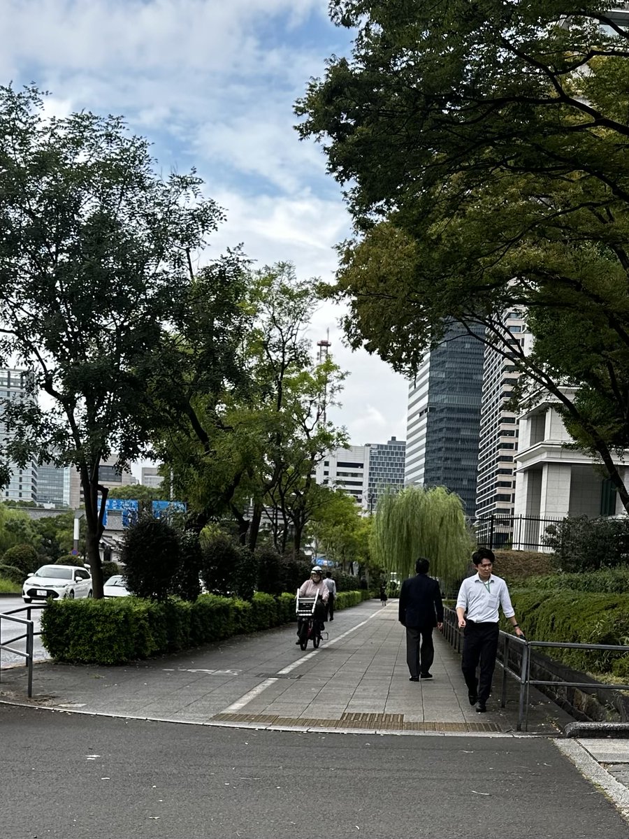 Thomas Cowan tweet media