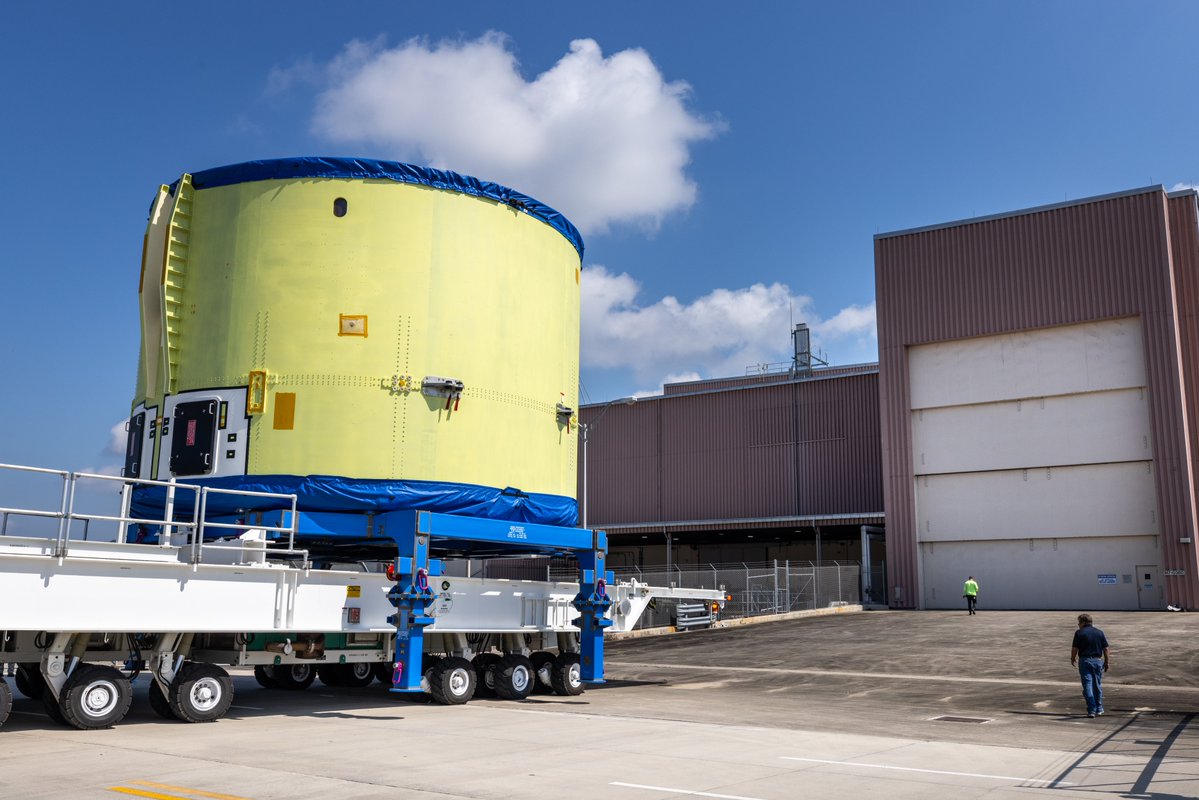 NASA's Exploration Ground Systems (@nasagroundsys) on Twitter photo 🎶 On the road again 🎶
On Tuesday, Exploration Ground Systems teams transported the <a href="/NASA_SLS/">ARCHIVED: NASA_SLS</a> engine section for <a href="/NASAArtemis/">NASA Artemis</a> IV from the Vehicle Assembly Building transfer aisle to the Space Systems Processing Facility. There, teams will process the hardware, continuing 🎶 On the road again 🎶
On Tuesday, Exploration Ground Systems teams transported the <a href="/NASA_SLS/">ARCHIVED: NASA_SLS</a> engine section for <a href="/NASAArtemis/">NASA Artemis</a> IV from the Vehicle Assembly Building transfer aisle to the Space Systems Processing Facility. There, teams will process the hardware, continuing