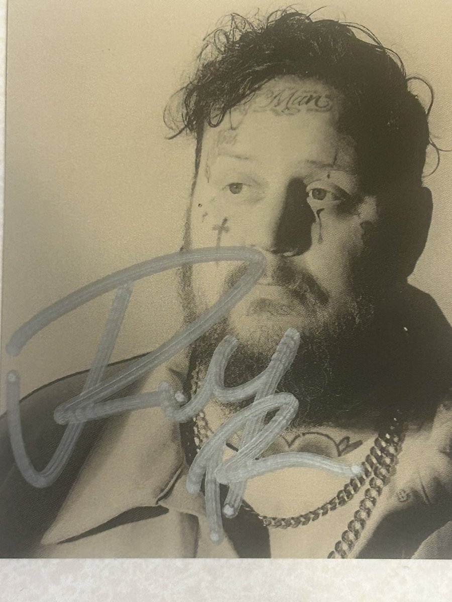 indymovieman's tweet photo. @JellyRoll615 
Really?  An autopen picture?  Vids of you all over social media hand signing this pic. 100% fraud. I thought you cared about your fans. Obviously not. I’m extremely disappointed. 😢 
#Fraud #JellyRoll #Autopen #ImNotOK https://t.co/8D07sXhLG5